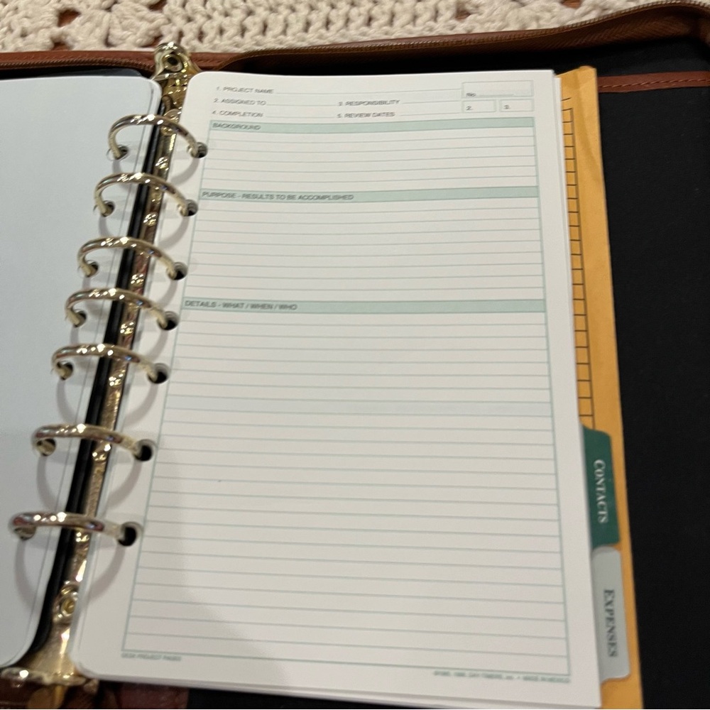 Day-Timer Vintage Green and Brown Leather Zipper Planner/Calendar - Picture 12 of 16